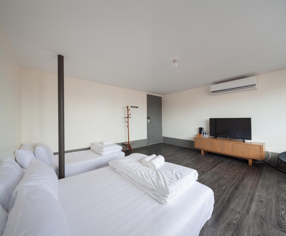 Thunder Bird Hostel Чиангмай Экстерьер фото