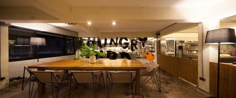 Thunder Bird Hostel Чиангмай Экстерьер фото